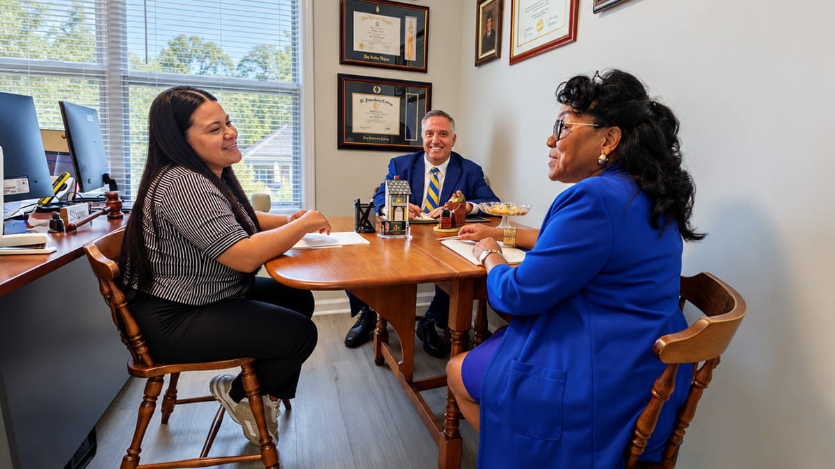 Perth Amboy NJ DUI, DWI and traffic ticket lawyer Stephen Jones meeting with a client
